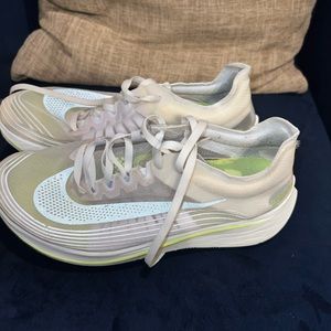 Women’s Nike Zoom 8.5
